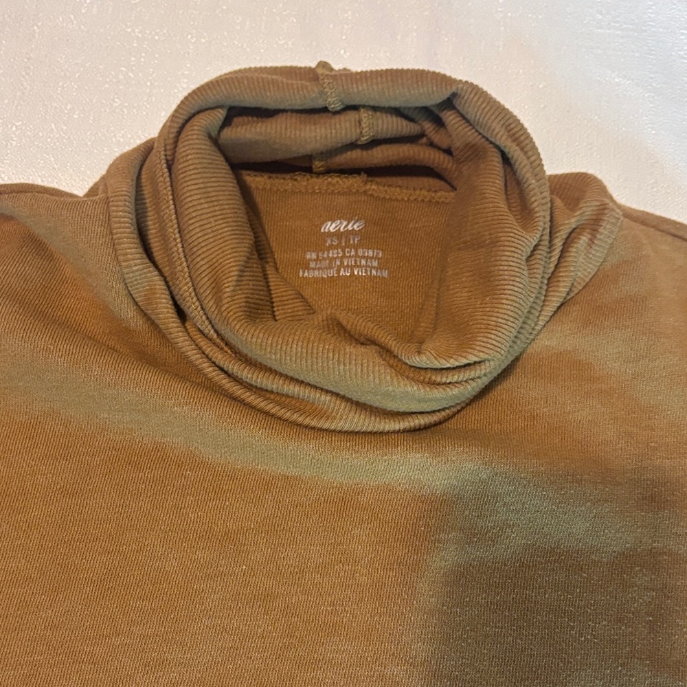 Aerie women’s  Earthy Brown Turtleneck Sweater - Picture 3 of 5